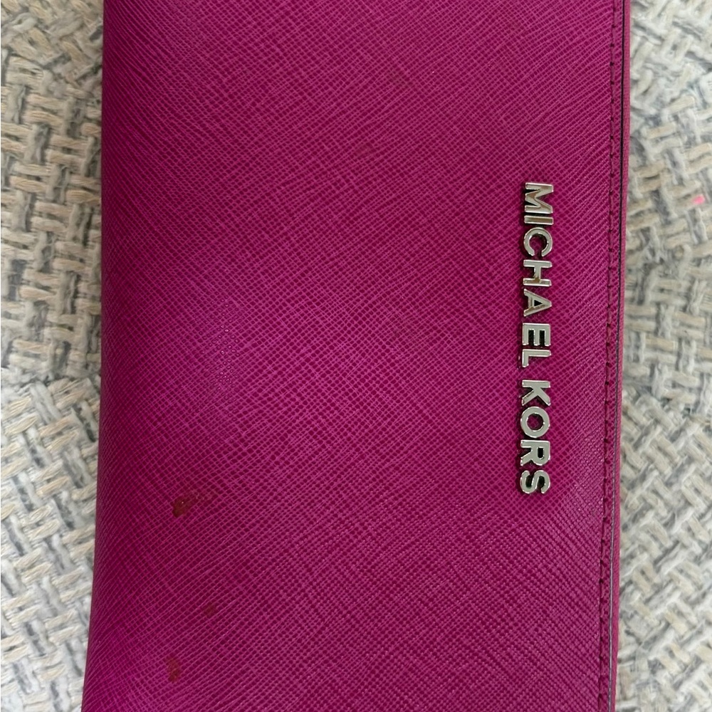 Michael Kors Fuchsia Saffiano Leather Card Holder with Gold Logo